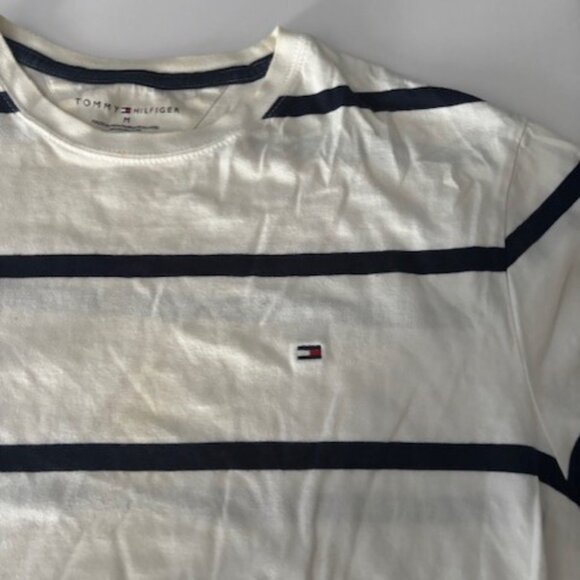 Mens Medium Tommy Hilfiger T-Shirt - Picture 2 of 3